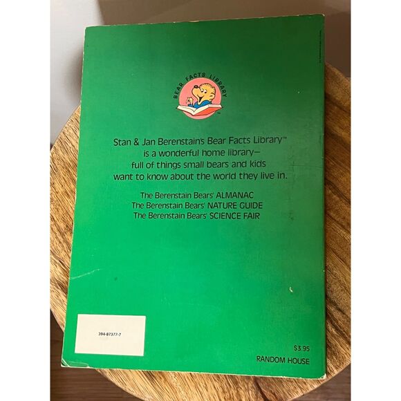 Vintage The Berenstain Bears' Science Fair Book by Stan & Jan Berenstain. - Picture 2 of 2
